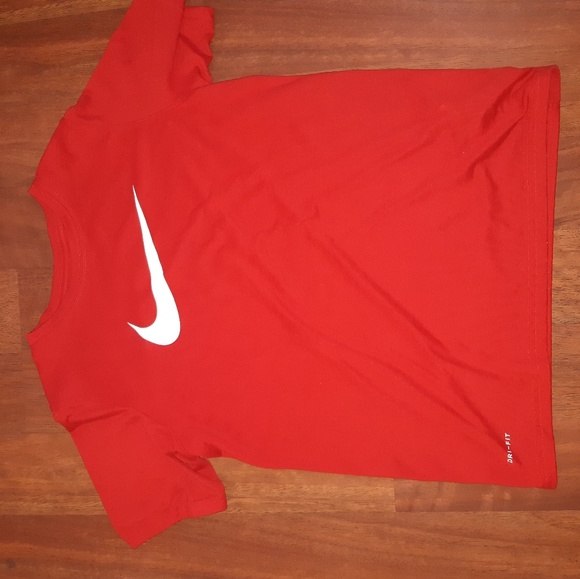 Nike shirts - Picture 6 of 8